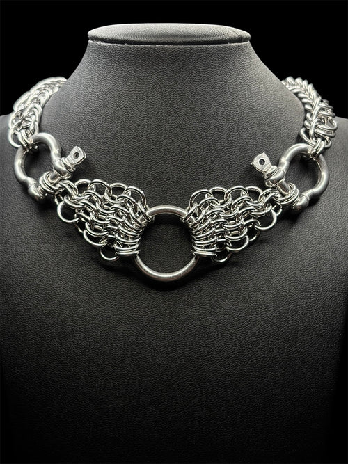 Bow Shackle Choker